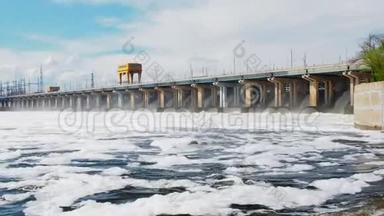 伏尔加水电站或伏尔加GES最大的发电站。 伏尔加格勒水电站。 水电